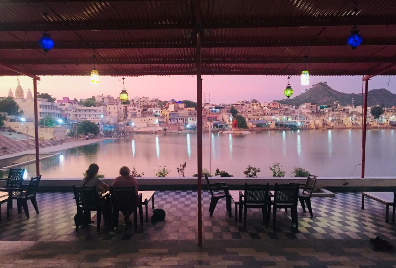 Doctor Alone Hostel Pushkar Exterior photo
